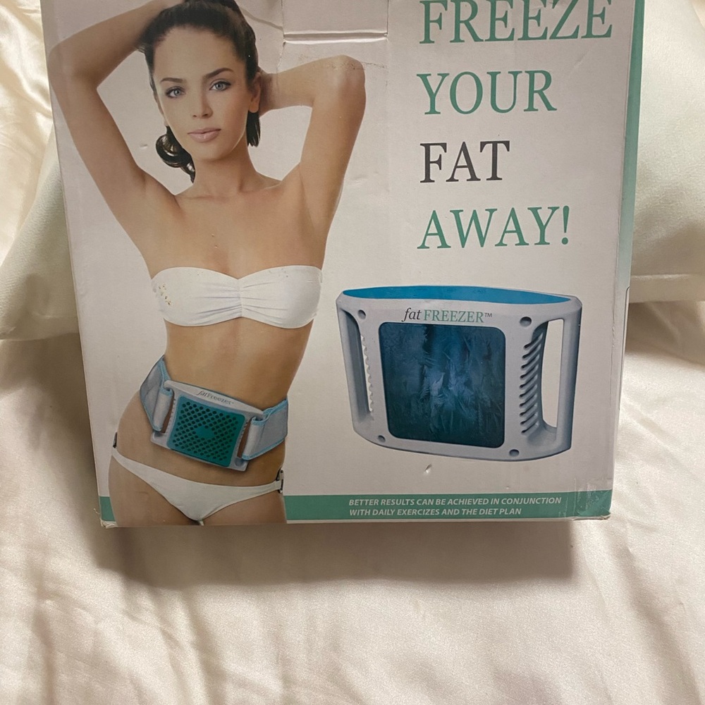Freeze Cooling Belt in White and Blue